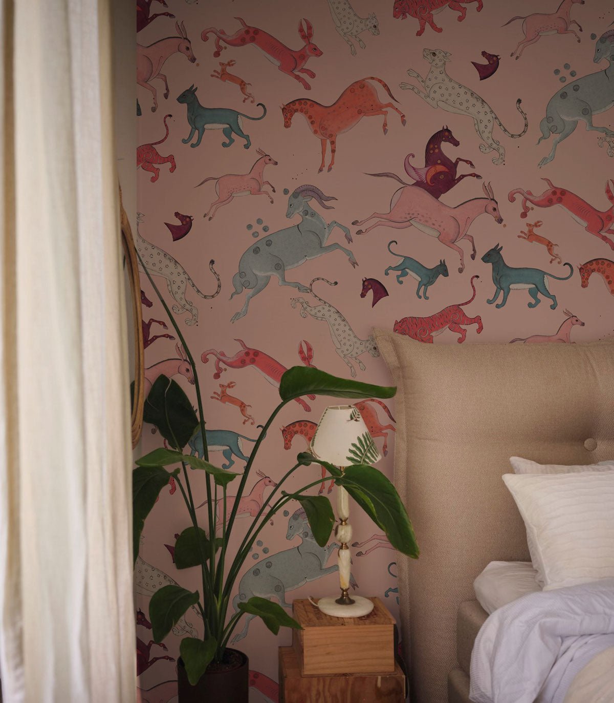 Tapeta Oriental Animals Light Pink - Wallcolors®