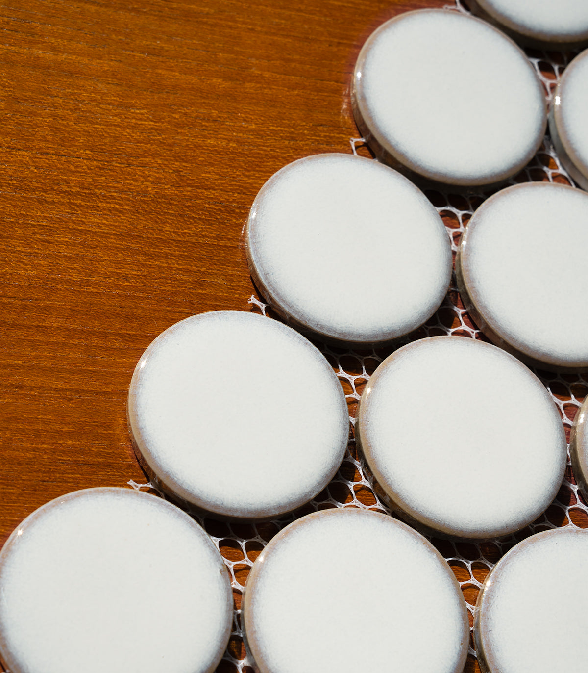 Mozaika circle dots white